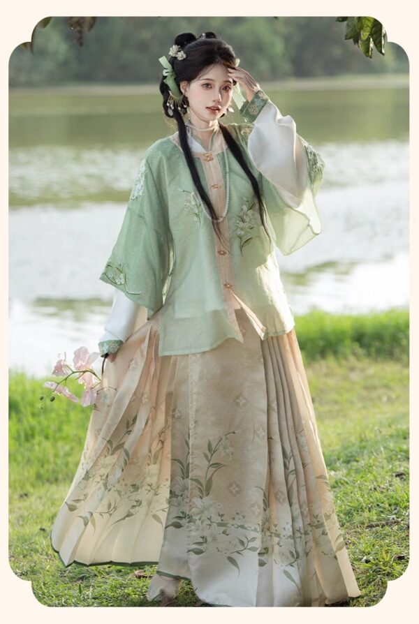China Hanfu women's hand-made dress horseface skirt suit embroidery
